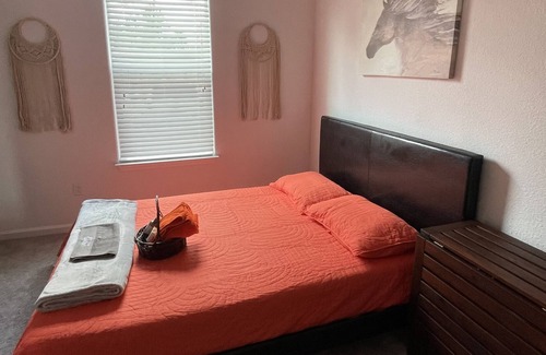 Alden Bridge House | Affordable Private Room & Bath