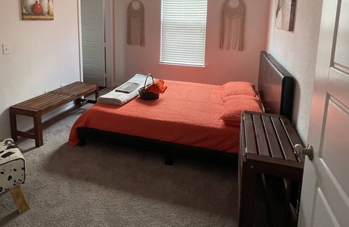 Alden Bridge House | Affordable Private Room & Bath