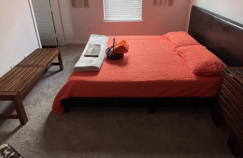 Alden Bridge House | Affordable Private Room & Bath