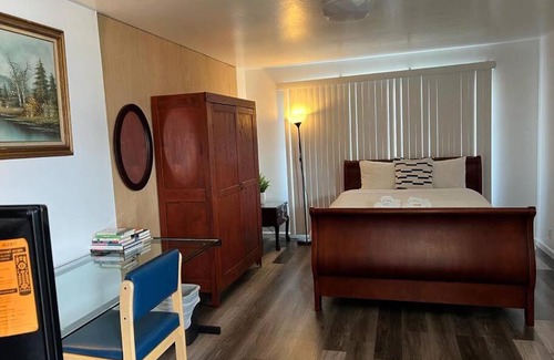 St. Francis Apartment | Affordable Private Rooms with Shared Bath Kitchen near SFO (SA)