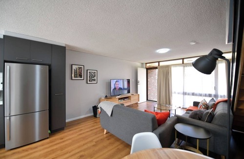 Kooringal Apartment | Affordable Quality - Kooringal, Wagga