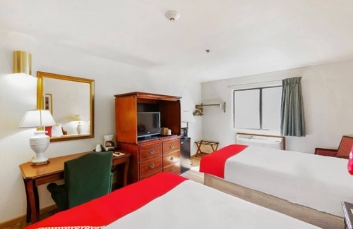 Portage Hotel | Affordable Stay Along I-94 Near Chicago & Indiana Dunes National Park