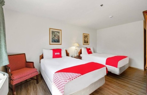 Portage Hotel | Affordable Stay Along I-94 Near Chicago & Indiana Dunes National Park