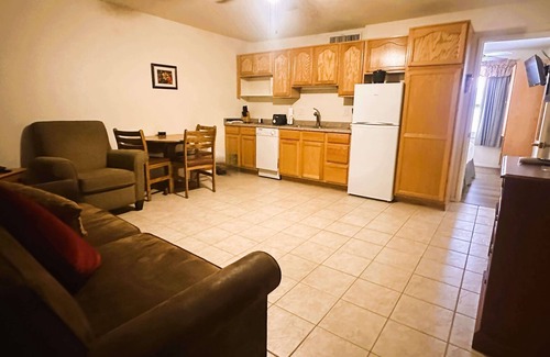 Pinetop Condo | Affordable 1BR Lodge Room in Pinehill, AZ – Ideal for Outdoor Adventurers