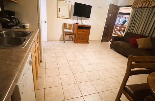 Pinetop Condo | Affordable 1BR Lodge Room in Pinehill, AZ – Ideal for Outdoor Adventurers