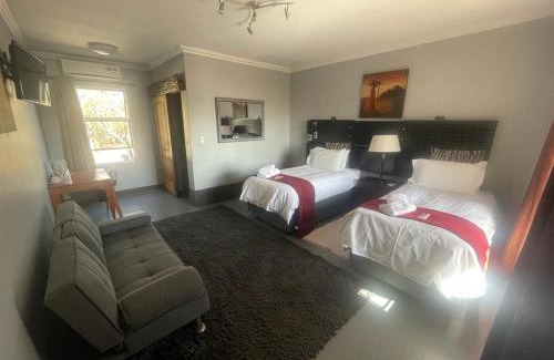 Kempton Park Bed & Breakfast | Africa Footprints Lodge Kempton Park
