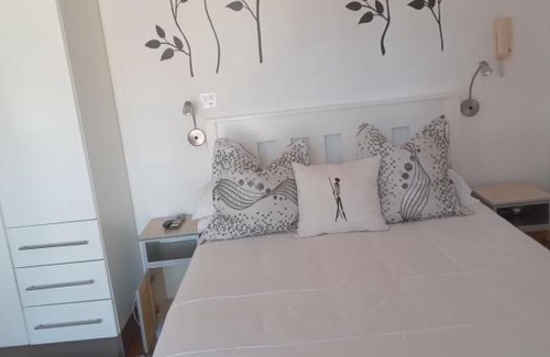 Summerstrand Bed & Breakfast | African Sightings Guesthouse