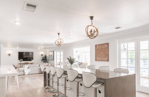 Arcadia House | Agave by AvantStay | Expansive Resort Style Estate w/ Pool & Mtn Views!