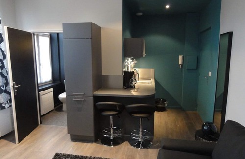 Old Lille Apartment | AGENCY MOMENT 'APART - Glam' Rock