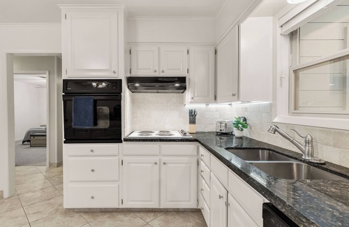 College Station House | Aggie Game Day Retreat - Sleeps 12, Less Than 2 Miles to Kyle Field