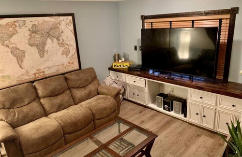 North Garden Acres House | ✨Aggie Retreat✨SPACIOUS🏡Sleeps 17🛏🏟Close to Campus