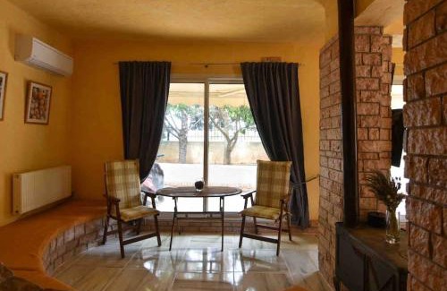 Kropia Apartment | Agia Marina apartment