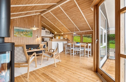 Bolshavn House | "Ågot" - 350m from the sea by Interhome