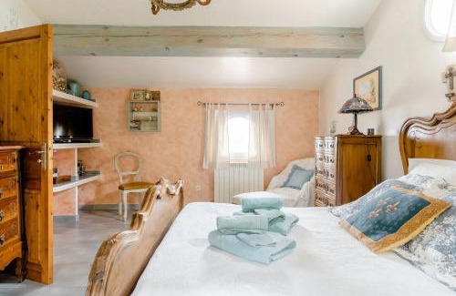Le Beausset Bed & Breakfast | Agréable chambre d'hôtes avec piscine