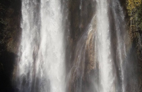 Sillans-la Cascade House | Agréable Maison de Village Près D'une Rivière