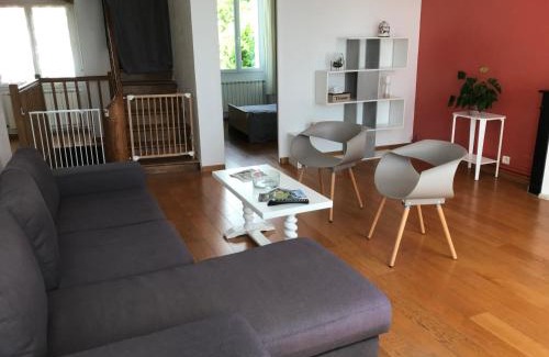Semblancay Apartment | Agréable maison de bourg aux portes de TOURS