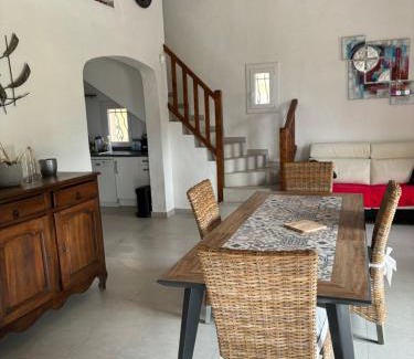 Cavalaire-sur-Mer Villa | Agréable Maison avec Piscine privée terrain clos vue mer