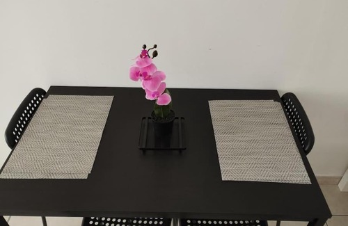 Saint-Quentin Apartment | Agréable Studio calme 2 pers