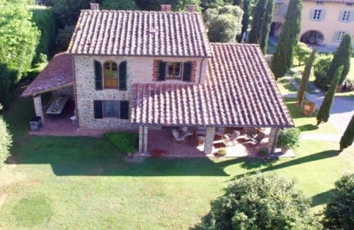 Orentano House | Agriturismo Borgo ai Lecci Charming Villa in Stone in the heart of Tuscany.