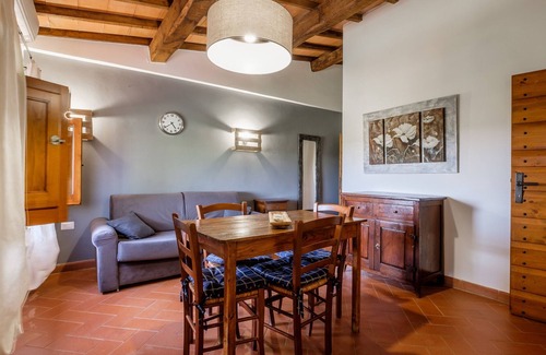 Catabbio Other | Agriturismo 'vista giardino - aione' with Shared Pool, Terrace & Wi-Fi