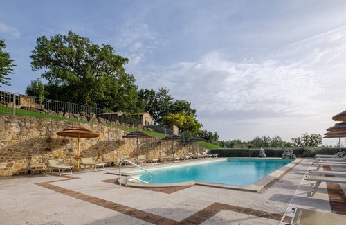 Catabbio Other | Agriturismo 'vista giardino - aione' with Shared Pool, Terrace & Wi-Fi