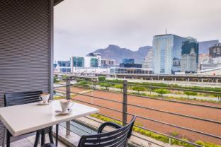 Victoria and Alfred Waterfront Apartment | aha Harbour Bridge Hotel & Suites