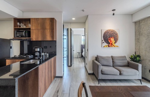 Pereira House | |Ahead| Contemporary 2BR with balcony & parking