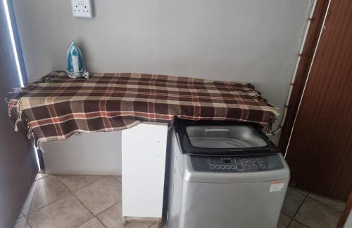 Port Elizabeth Central Apartment | AIDEN'S GUEST HOUSE