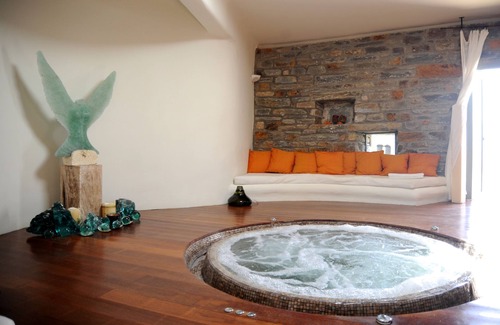 Vourkari Hotel | Aigis Suites