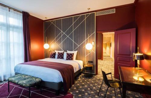 Fontainebleau Hotel | Aigle Noir Hotel Fontainebleau - MGallery Collection
