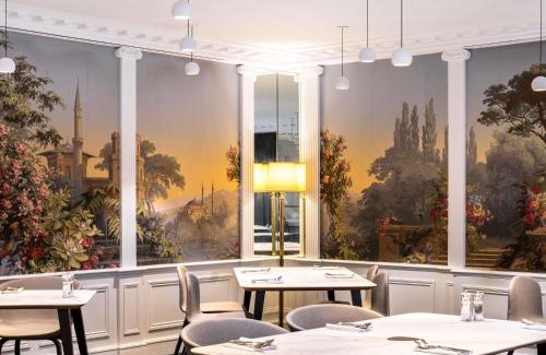 Fontainebleau Hotel | Aigle Noir Hotel Fontainebleau - MGallery Collection