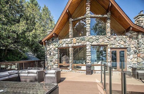 Jeddo House | Ainsley's Cove - SWIMSPA OPEN ALL YEAR, beachfront, kayaks