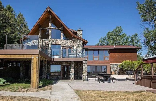 Jeddo House | Ainsley's Cove - SWIMSPA OPEN ALL YEAR, beachfront, kayaks