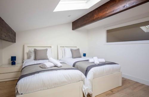 Ampney Crucis House | Aintree Cottage