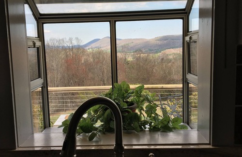 Sparta House | Air Bellows Gap Retreat