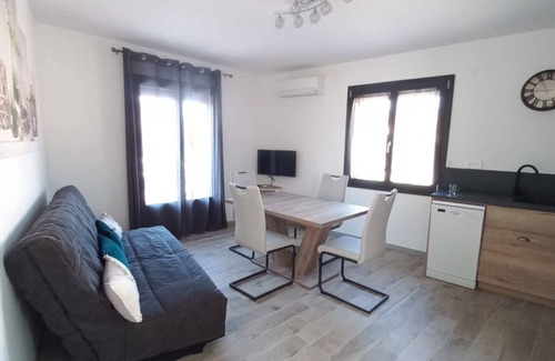 Saint-Julien-de-Peyrolas House | Air-conditioned house with exterior, 5 minutes from the beaches of the Ardèche.