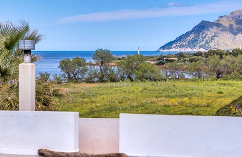 Colonia de Sant Pere House | Air Conditioned House with Terrace, Garden, Fantastic View & Wi-Fi
