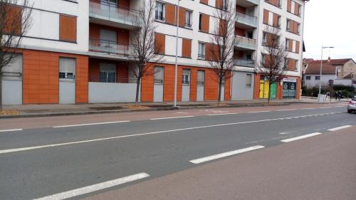 Villefranche-sur-Saone Apartment | Air-conditioned 2 bedroom duplex apartment 5 people