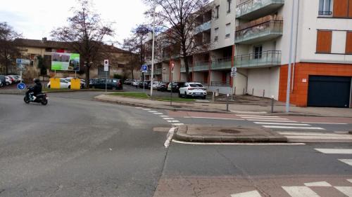 Villefranche-sur-Saone Apartment | Air-conditioned 2 bedroom duplex apartment 5 people