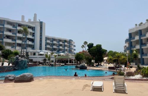 San Miguel de Abona Apartment | Air conditioning, private parking and fully equipped Kitchen in hotel room in Golf del Sur, Tenerife