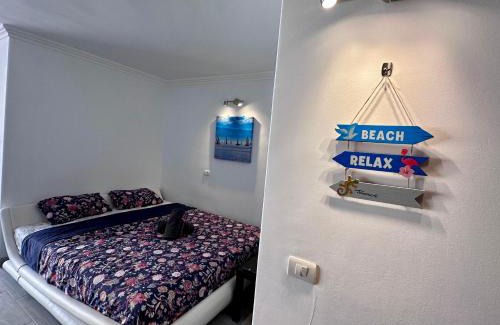 San Miguel de Abona Apartment | Air conditioning, private parking and fully equipped Kitchen in hotel room in Golf del Sur, Tenerife