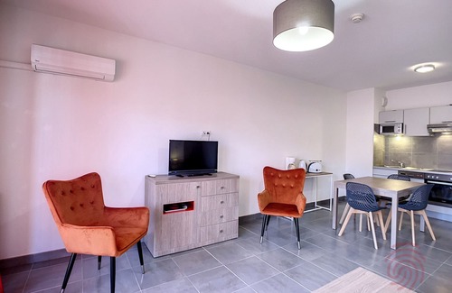Lamalou-les-Bains Apartment | Air-conditioned F2 apartment with parking, Wi-Fi, pets allowed, near center and Spa