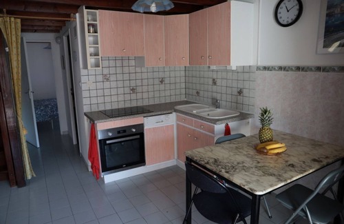 Portiragnes-Plage Villa | Air-conditioned villa 150 m from the beach. Pets allowed
