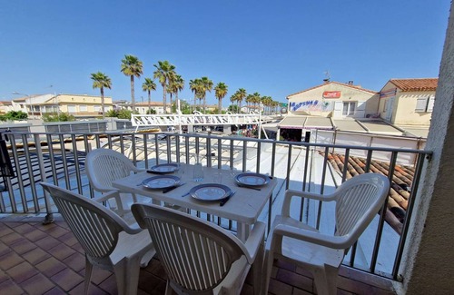 Marseillan Plage Apartment | Air-conditioned apartment for 4, 200m from the beach, in the heart of Marseillan-Plage