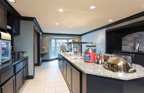 Forestview Condo | Air-Conditioned King Suite | Complimentary Breakfast