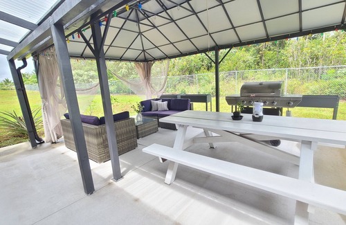 Keaau House | Air Conditioned 2 Bedrooms 1 Bath Apartment, fine decorated, Free Laundry in HPP