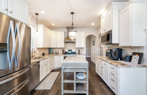 Ponderosa Trails House | Air Conditioned 3200 sq/ft home, New decks, outdoor spaces in the Pines