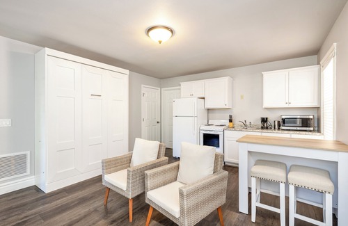 Ponderosa Trails House | Air Conditioned 3200 sq/ft home, New decks, outdoor spaces in the Pines