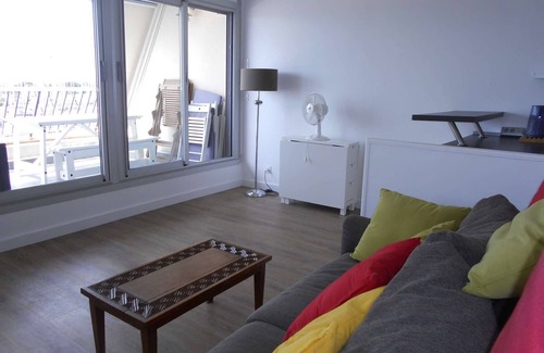 Le Grau-Du-Roi Apartment | Air-conditioned Apartment 6 pax with Terrace and Pool in Port Camargue