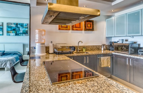 Cancun Apartment | Air-conditioned condo w/lovely ocean views, beach access, shared pools